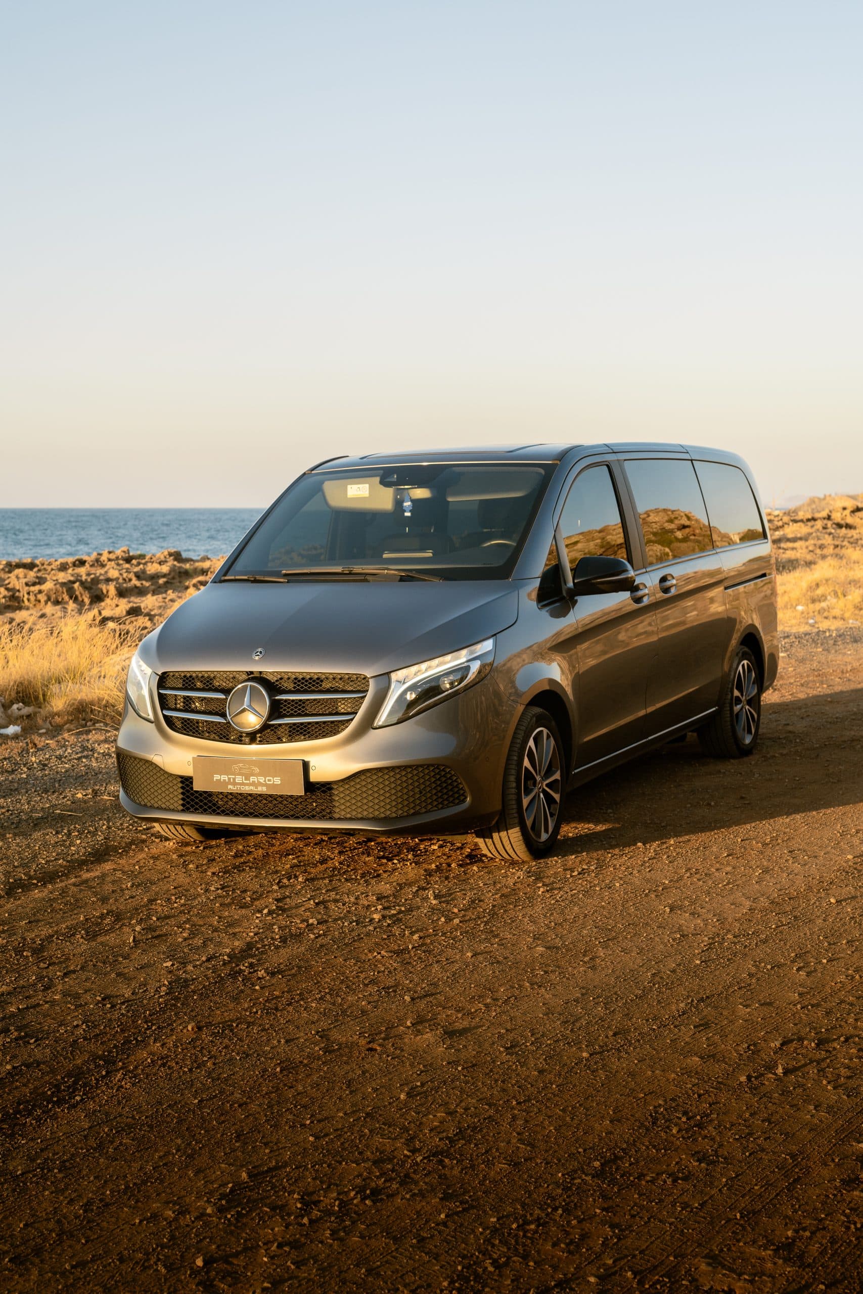 One to eight seats, suited to families and small groups.